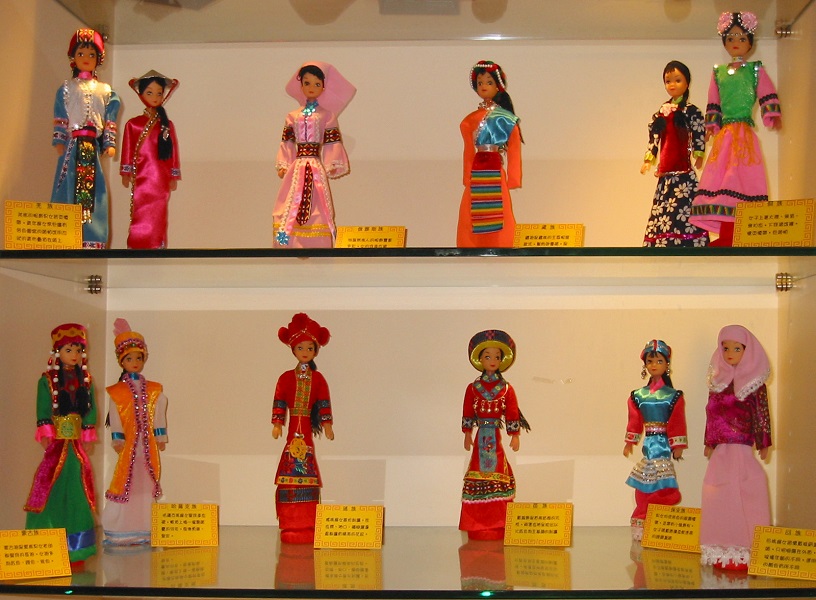 娃娃區展示中國各民族的文化。王惠娜提供