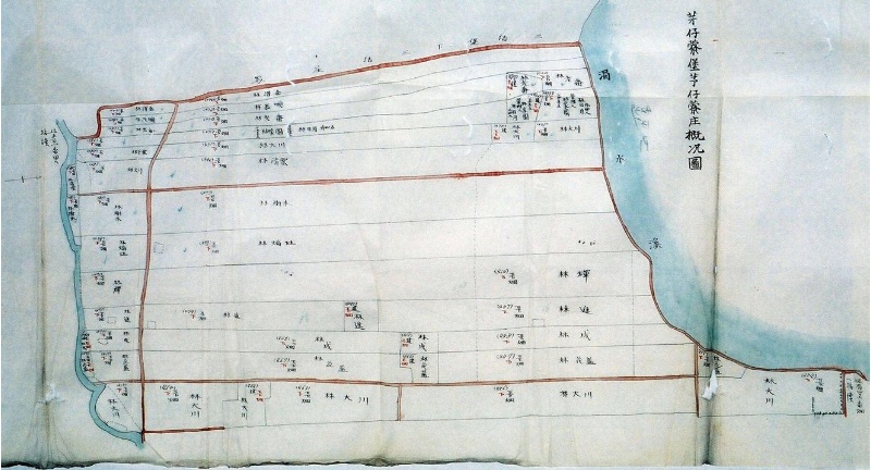 明治32 年，〈茅仔寮堡茅仔庄概況圖〉，取自《台灣總督府檔案》 000004239016號， 日本統治臺灣期間，臺灣總督府進行了許多大規模的、全面性的、持續性的調查，明治31年(1898) 台灣總督府正式展開土地調查事業，以現代化行政管理推動全島土地調查和測量，繪製編 成土地台帳、地籍圖、庄圖、堡圖等圖冊，這些資料不僅是當時日本治理台灣的基礎知識，也是當今瞭解日治時期台灣所不可或缺的資訊。