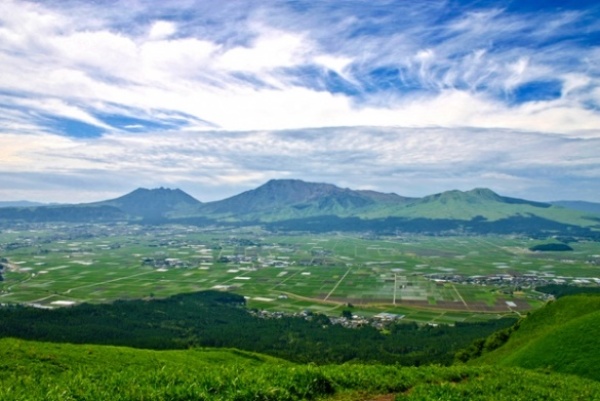 圖2：阿蘇山國家公園，同時也是世界地質公園。