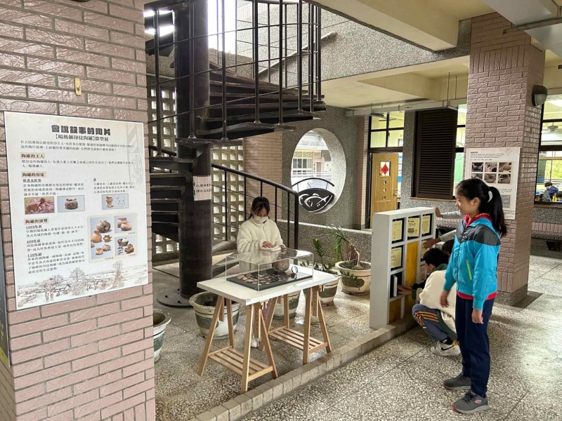 圖6：學進國小運用博物館提供資源，策畫校園街角館。