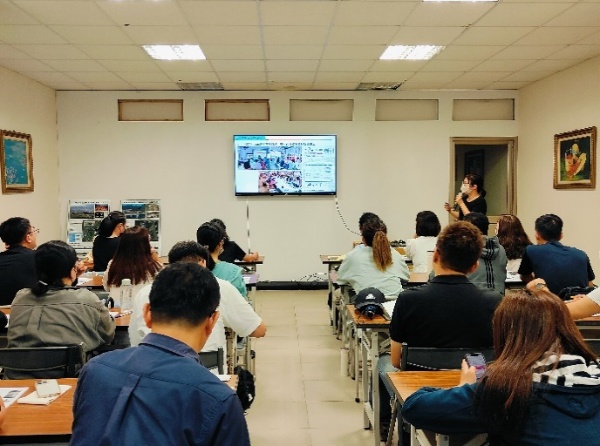 圖5：蘭陽博物館研究典藏組蘇美如組長講述「考古遺址監管工作簡介」。