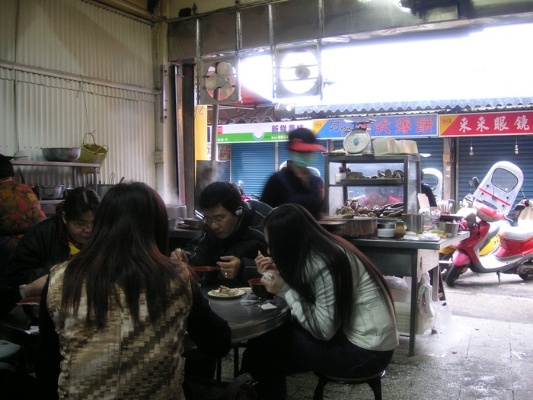 無店名的鹹米苔目小店。