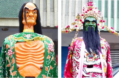 左圖圖五：鬼王（如圖五）造型最特殊的地方即是長髮、袒胸，不需配戴帽冠。 / 右圖圖六：判官（如圖六）造型則如同一般文官，身穿繡有龍紋的蟒袍，頭戴帶翅官帽。