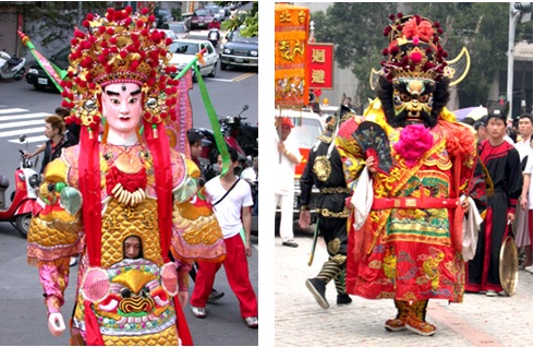 左圖：常見的相同色大神尪則有二郎神、中壇元帥（皆為粉臉，也有金色臉）。 / 右圖：鍾馗，其畫臉重點是其花紋主要為一隻蝙蝠。