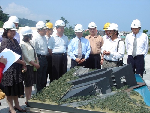 縣長等視察工地