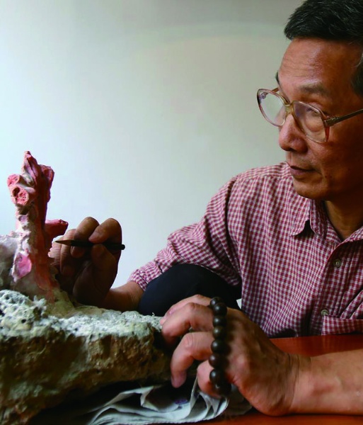 珊瑚雕刻家賴榮興