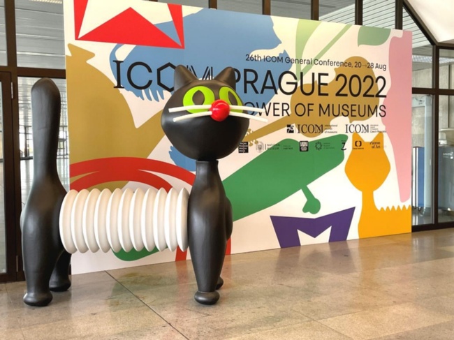 2022 ICOM 布拉格大會的主視覺設計及捷克國寶玩具貓吉祥物