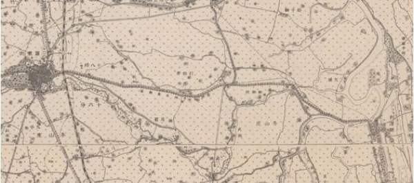 1921年「日治二萬五千分之一地形圖」中標示「手押台車軌道」，即羅東陸利澤簡間輕便鐵道路線。