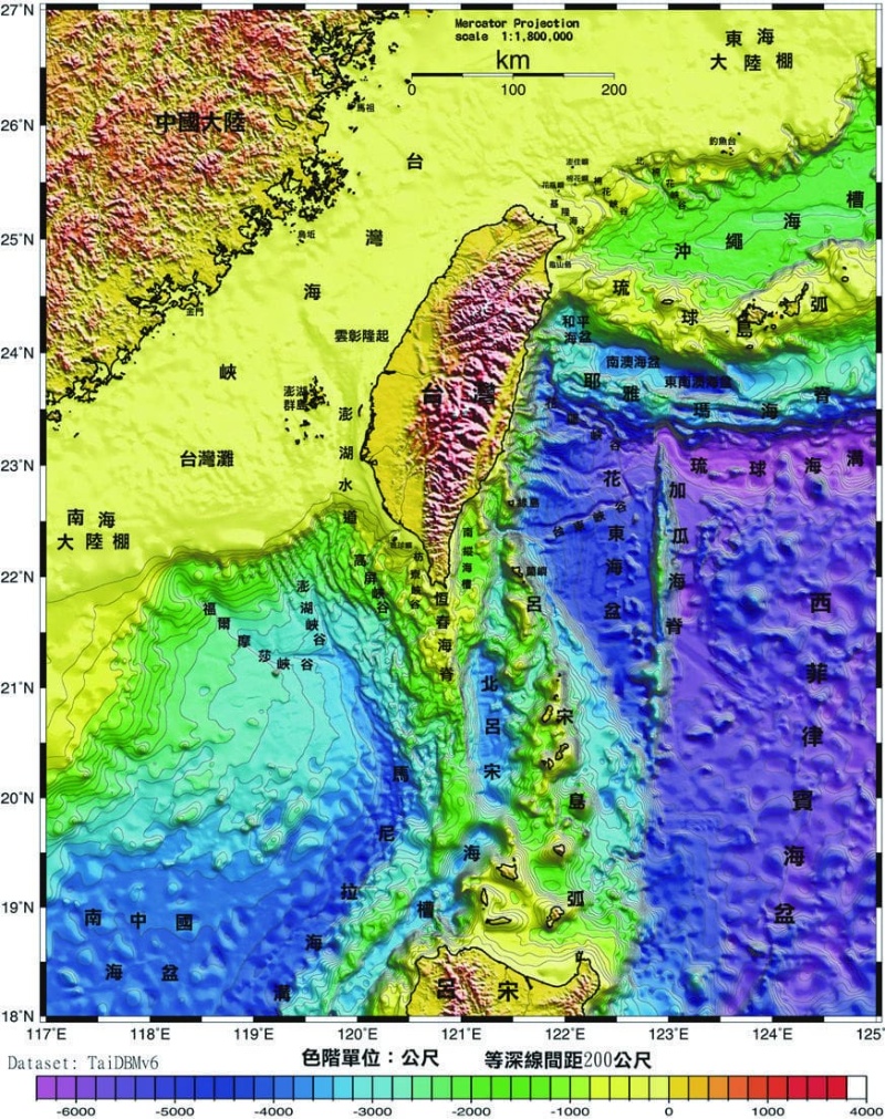 圖1-2-4 臺灣周遭海底地形圖。 （來源：臺灣海洋科學研究中心資料庫，1998）