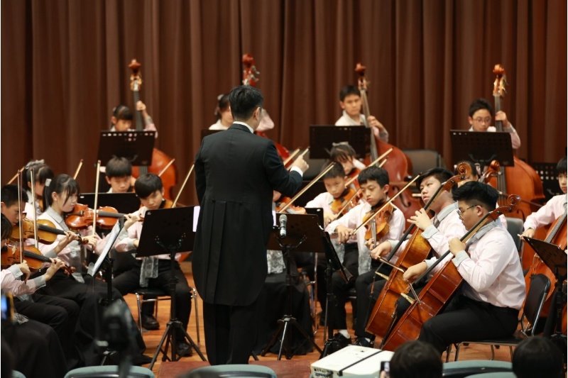 圖1：南門國中弦樂團於宜蘭國中進行校際交流。