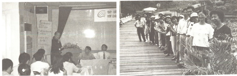 左圖為參與「營造地方文化館理論與實務研習會」的學員大方分享三日來研習心得。攝於頭城北關螃蟹博物館/右圖為蘭博家族的伙伴們愉快的赴南部取經！攝於台南白河鎮