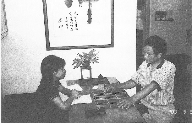 致力於珊瑚保存及南方澳地方文史紀錄和調查的「珊瑚法界」賴榮興館長。林玟君提供