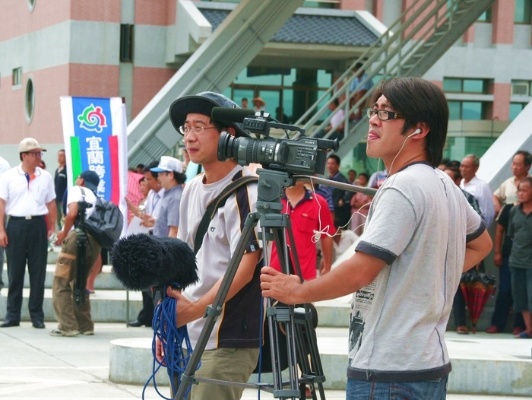 第二階段《蘭博的誕生》紀錄片鄭導拍攝團隊側拍。