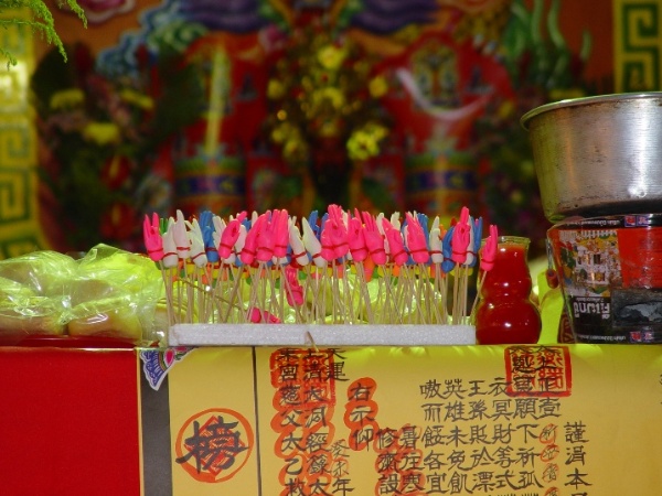 圖二十二：「佛手」相傳為地藏王菩薩接引西方的手印，接獲者可得法力福分（台中市2003）