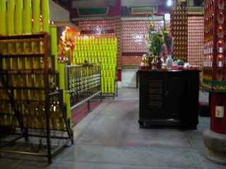 文昌殿內光明燈為老兵所創(宜蘭縣政府文化局 提供)