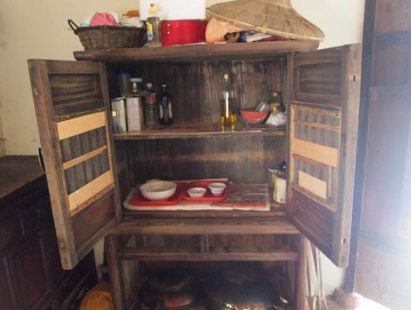碗櫃內部