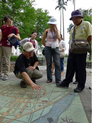 莊文生老師在九芎埕解說宜蘭舊城發展史