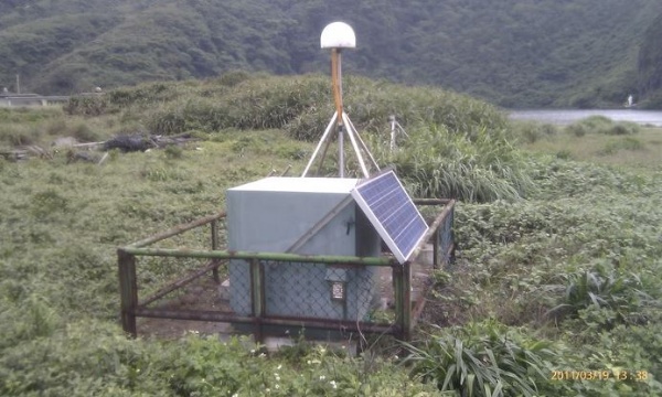 圖2 位於龜山島龜尾湖的GPS測站。