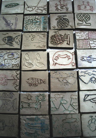 大福國小學童們的陶板作品