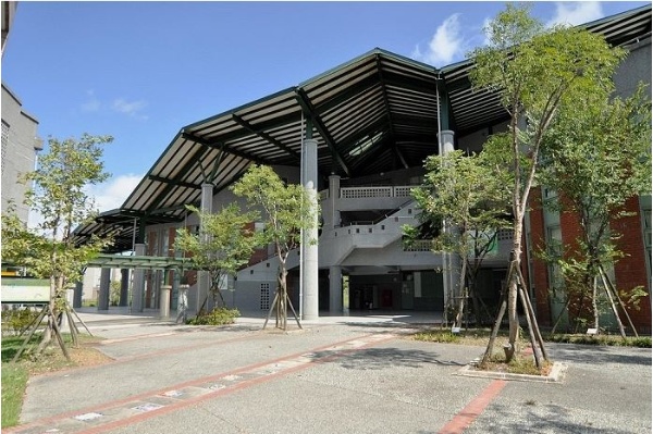 凱旋國中，成功將都市計畫與校園設計合而為一。