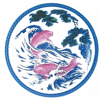 彩釉印花鯉魚圖盤，40cm X 4.5cm 日治時代．台灣，莊建緒提供