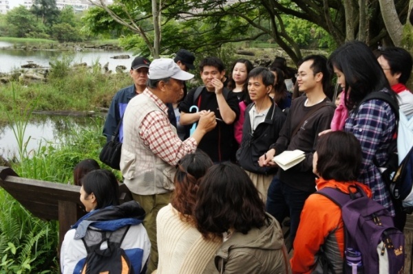 100年3月9日辦理羅東鎮踏查，圖為認識羅東林場文化園區
