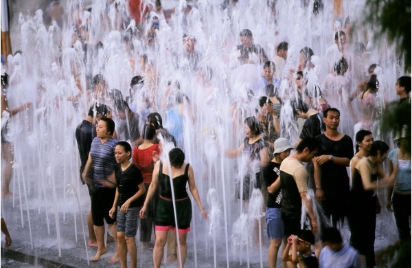 夏～冬山河水舞