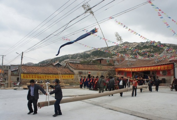 構件由祠堂搬出