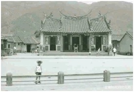 早期太子爺祀現況及周圍建築群。資料來源：轉載於宜蘭縣文化局