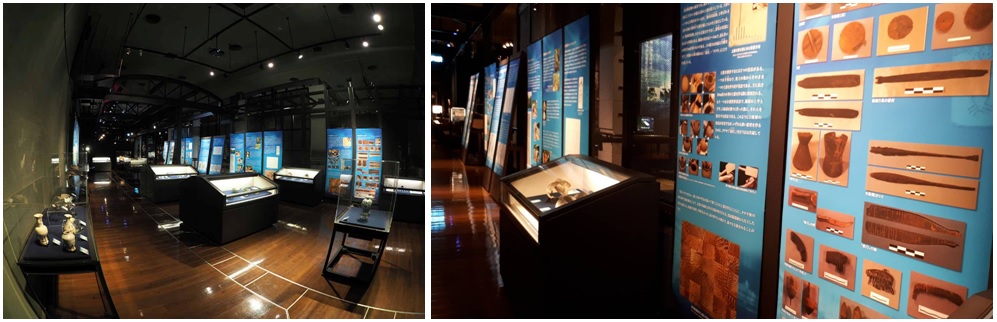 左圖：展場一角   / 右圖：載有詳細圖文介紹淇武蘭文化的展版