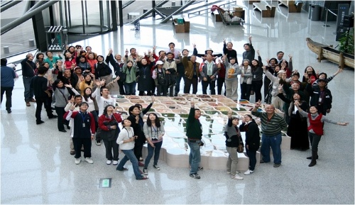 99年10月，宜蘭博物館家族成員一起慶祝蘭陽博物館開館。