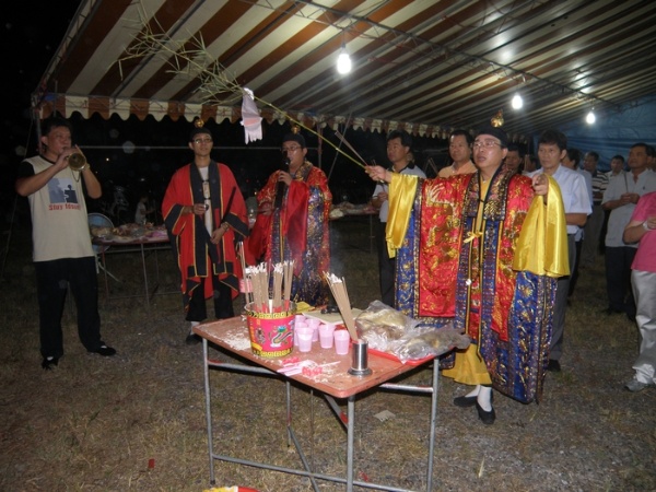 協會在搶孤會場的開蒙普施