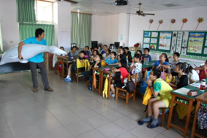 最亮眼助教～海豚先生