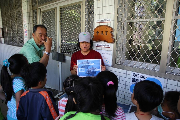 唱作倶佳的志工關主