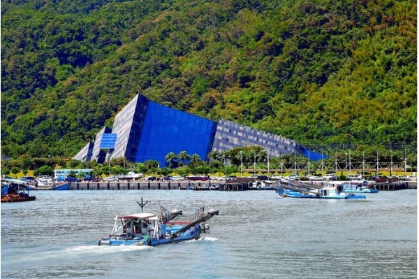 現代的保育觀念及作法已從過去「強調明星物種，只保育明星物種」轉變為「保育棲地，一併保育棲地內賴以生存的物種」，長遠考量的經營管理，將使園區周邊有豐富、永續的生物多樣性(利勝章 攝/蘭陽博物館 提供)