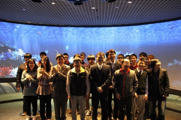 整套造價達數百萬的互動海底劇場，在蘭博、臺科大與華碩的通力合作下，僅以市價的零頭便達成了這項「不可能的任務」，為產官學三方合作，創下一次成功的典範