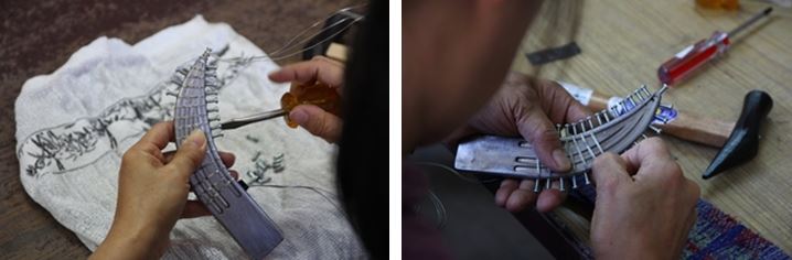 左：把螺絲一根根鎖到模具上 / 右：將三條為一組的鐵絲整齊的纏繞在模具上