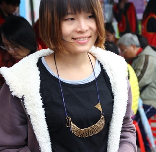 沒想到幾百年前的人們就已做出如此具有時尚感的飾物，足見當時人們生活的富庶與閒適