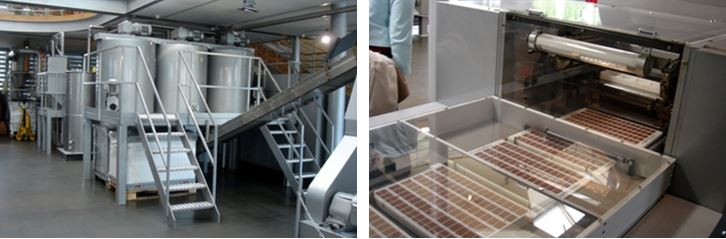 巧克力生產線：(1)巧克力漿由左圖巧克力調製槽流入右圖巧克力塊模具