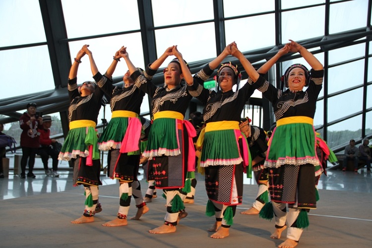 瑪嘎巴嗨文化藝術團