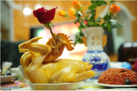 越南祭品雞隻。武明軍–河內 2015年