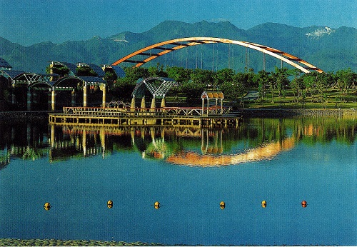 宜蘭親水公園的划船碼頭。林明仁攝，摘自《宜蘭縣總體規劃簡介》。