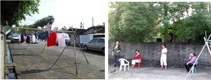 左圖：活動廣場四周留有排水明溝，通常也是眷戶晾衣晒被的最佳空間。 / 右圖：下午3時左右眷村媽媽們會自行搬置椅子到活動廣場來話家常。