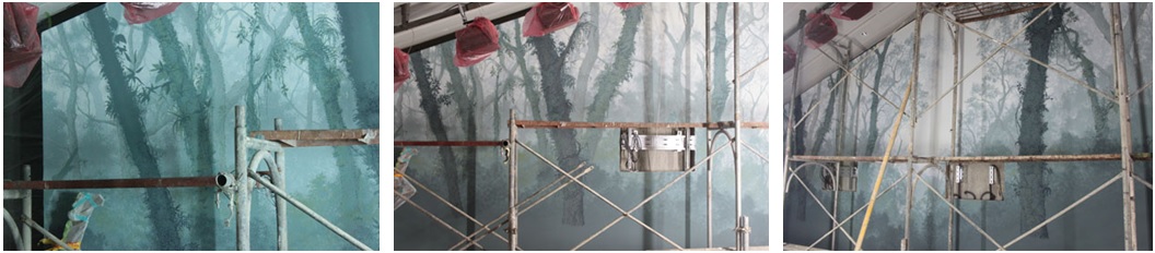 左圖：第八層已經接近前景銜接層，色調鮮明。 / 中圖：加入物體固有色系，脫離單色剪影方式。 / 右圖：蕨類的描繪