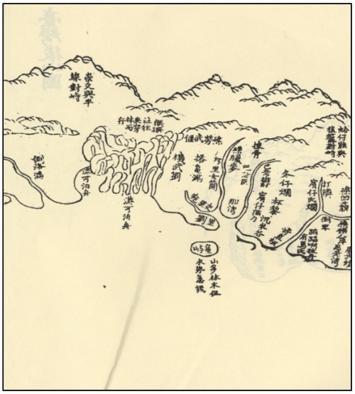 圖1-1雍正聞見錄臺灣後山圖，資料來源：陳倫炯，《海國聞見錄》(南投:台灣省文獻委員會，1996)，頁76。 猴猴社在圖中位於立霧溪畔的倒洛滿社和蘭陽平原各社之間，他們的特性是往來穿林而行。可見此時的猴猴社可能已經開始搬離立霧溪畔，生活在蘇花之間的山林之中。