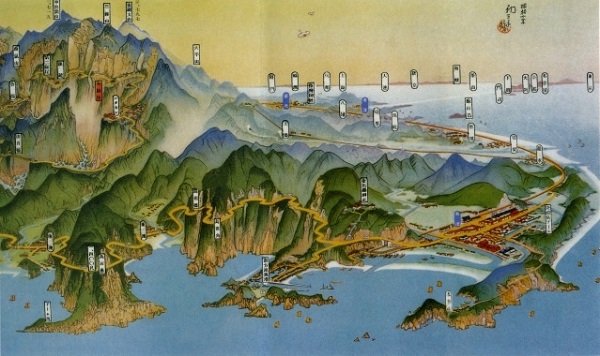 1936年吉田初三郎手繪的蘇澳港，因筆觸更細膩，港埠住宅、金刀比羅神社與蘇澳燈塔都能清晰地辨識出來。台灣歷史博物館提供