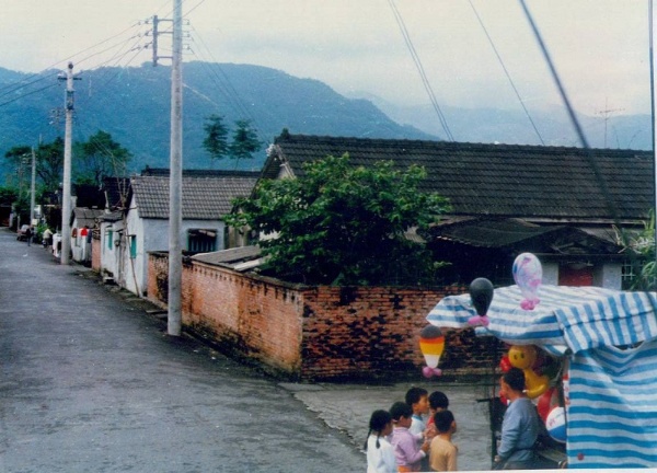 民國74年敬業新村舊照片，資料來源：1985.7，《宜蘭縣軍眷村（大陳義胞）改建國宅研討會資料》，未刊本。