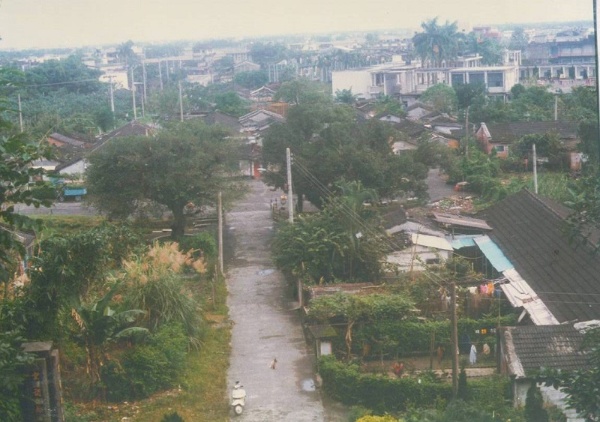 民國74年興國新村照片，資料來源：1985.7，《宜蘭縣軍眷村（大陳義胞）改建國宅研討會資料》，未刊本。