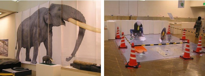 再現三重象的形貌，以及模擬化石發掘現場說明考古工作的內容。