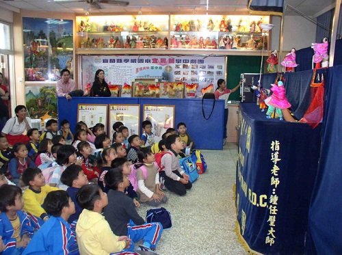 專業的展示空間不僅讓布袋戲有了專屬的家，也讓觀賞者有著心曠神怡的感受。